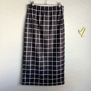 CLOSEOUT \ Modern Print Maxi Skirt